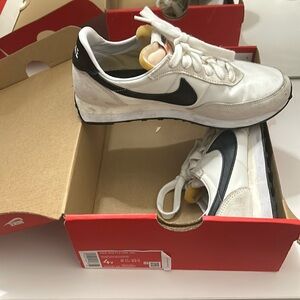 Nike waffles sneakers